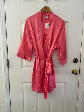 Cabernet Woman's Pink Satin Sleep Wear Loungewear Robe Sz XL